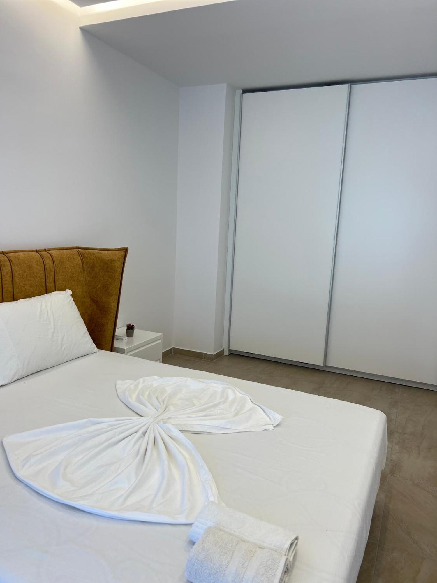 Saranda Deluxe Apartments Bagian luar foto